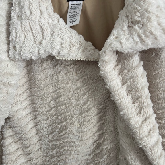 Patagonia Women's Size Medium Ivory Pelage Fuzzy  Fleece Jacket - Picture 3 of 4